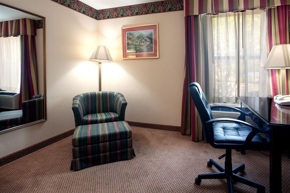 Quality Inn & Suites Clemmons I-40 Номер фото