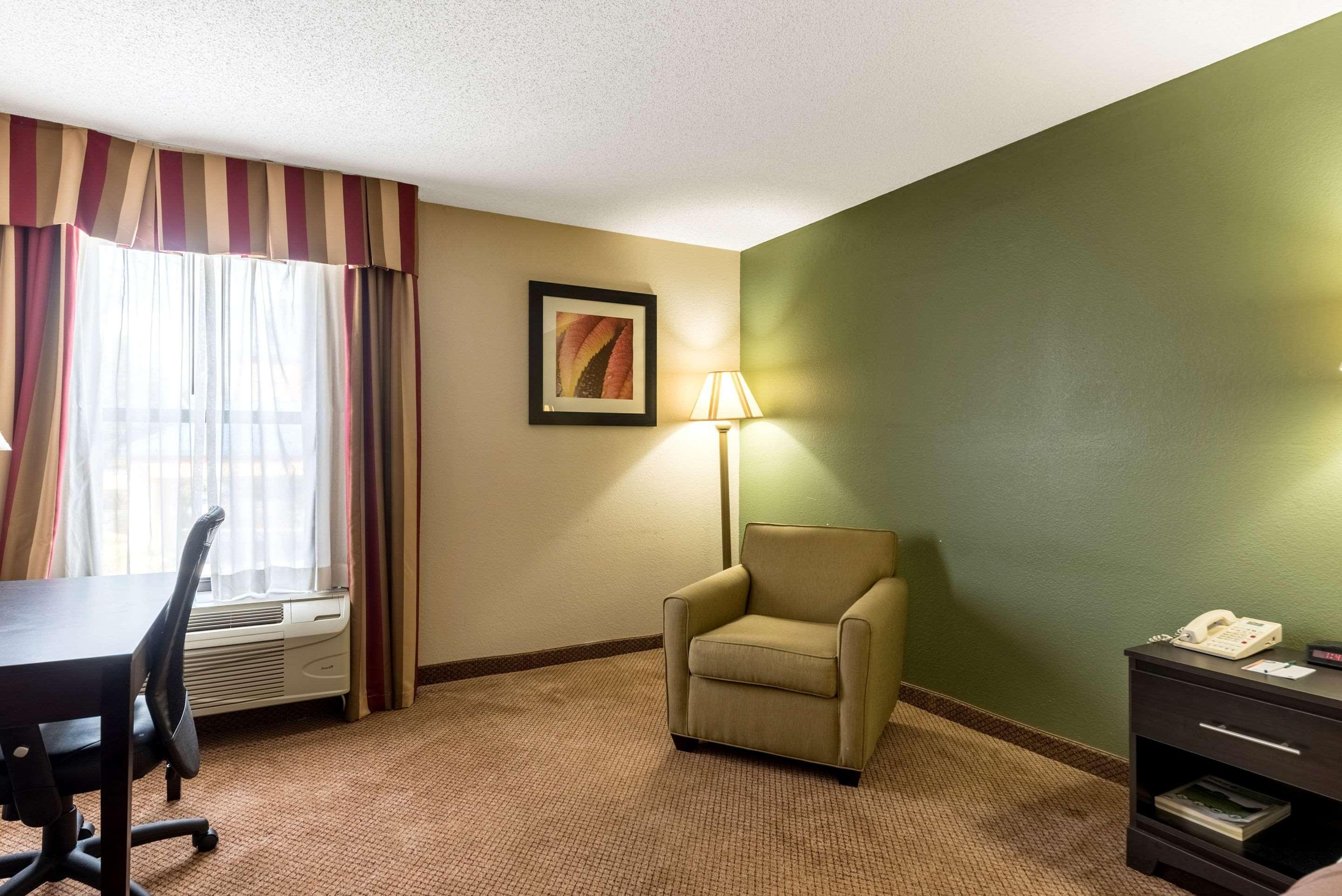 Quality Inn & Suites Clemmons I-40 Екстер'єр фото