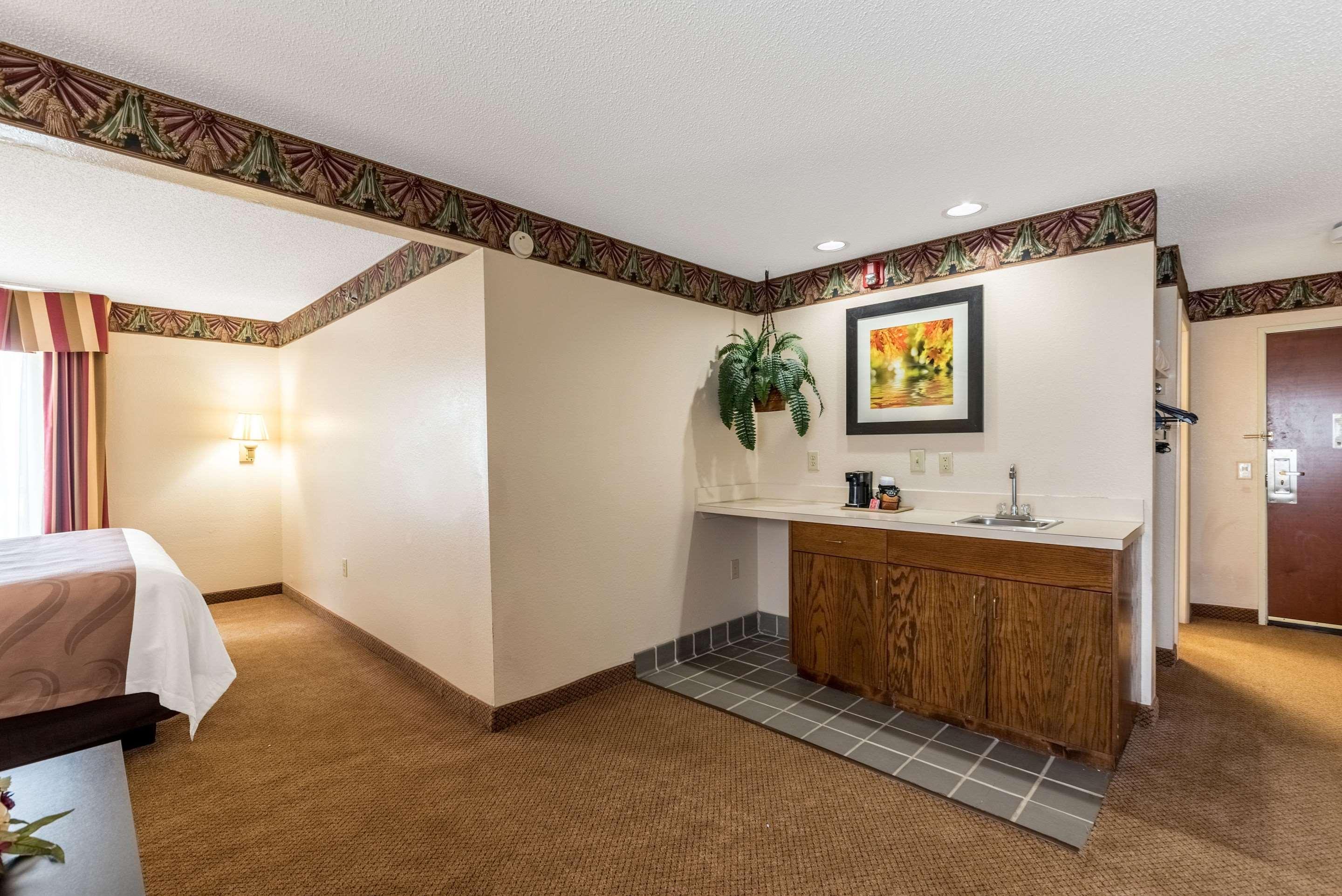 Quality Inn & Suites Clemmons I-40 Екстер'єр фото