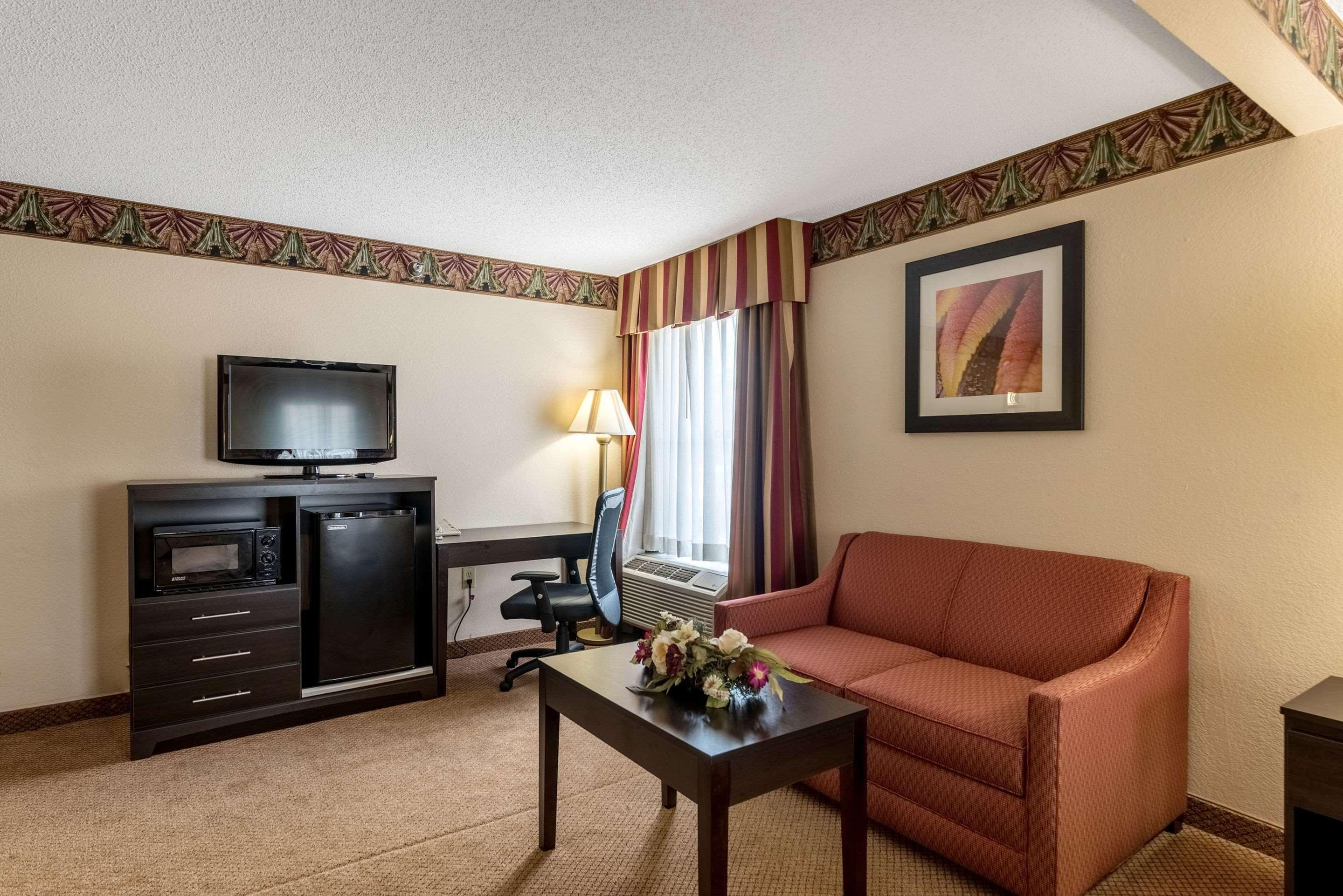 Quality Inn & Suites Clemmons I-40 Екстер'єр фото