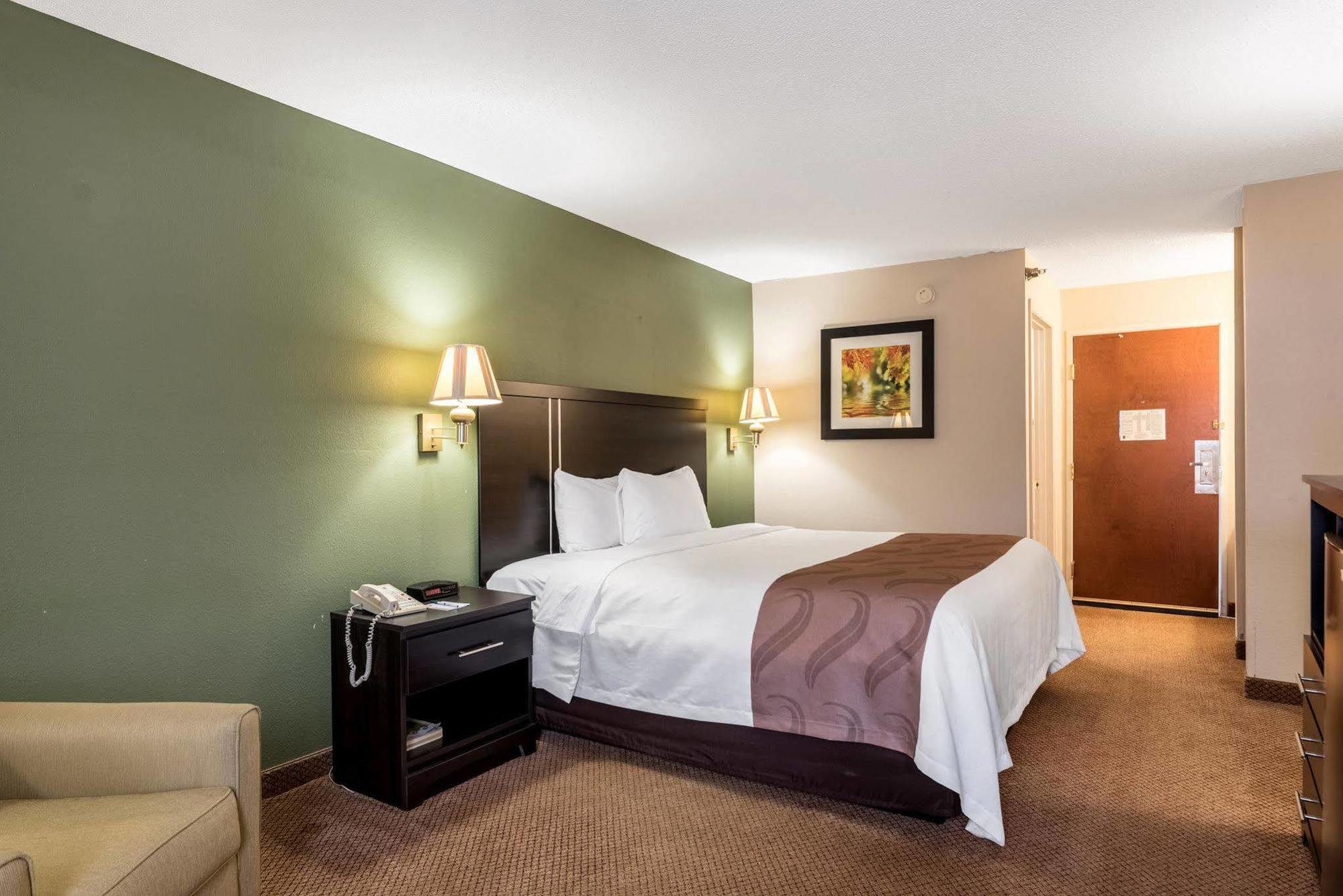 Quality Inn & Suites Clemmons I-40 Екстер'єр фото